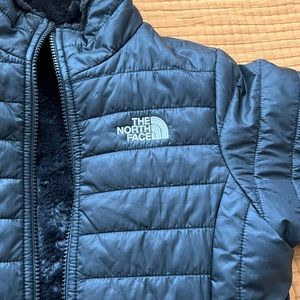 Girls The NorthFace reversible puffer coat